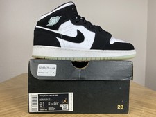 jordan 1 mid white black teal tint