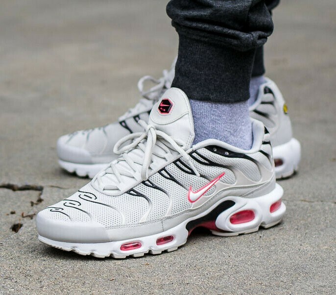 nike tn light bone