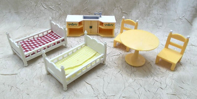 Epoch Calico Critters Dollhouse Furniture Kitchen Set & White Bunkbeds