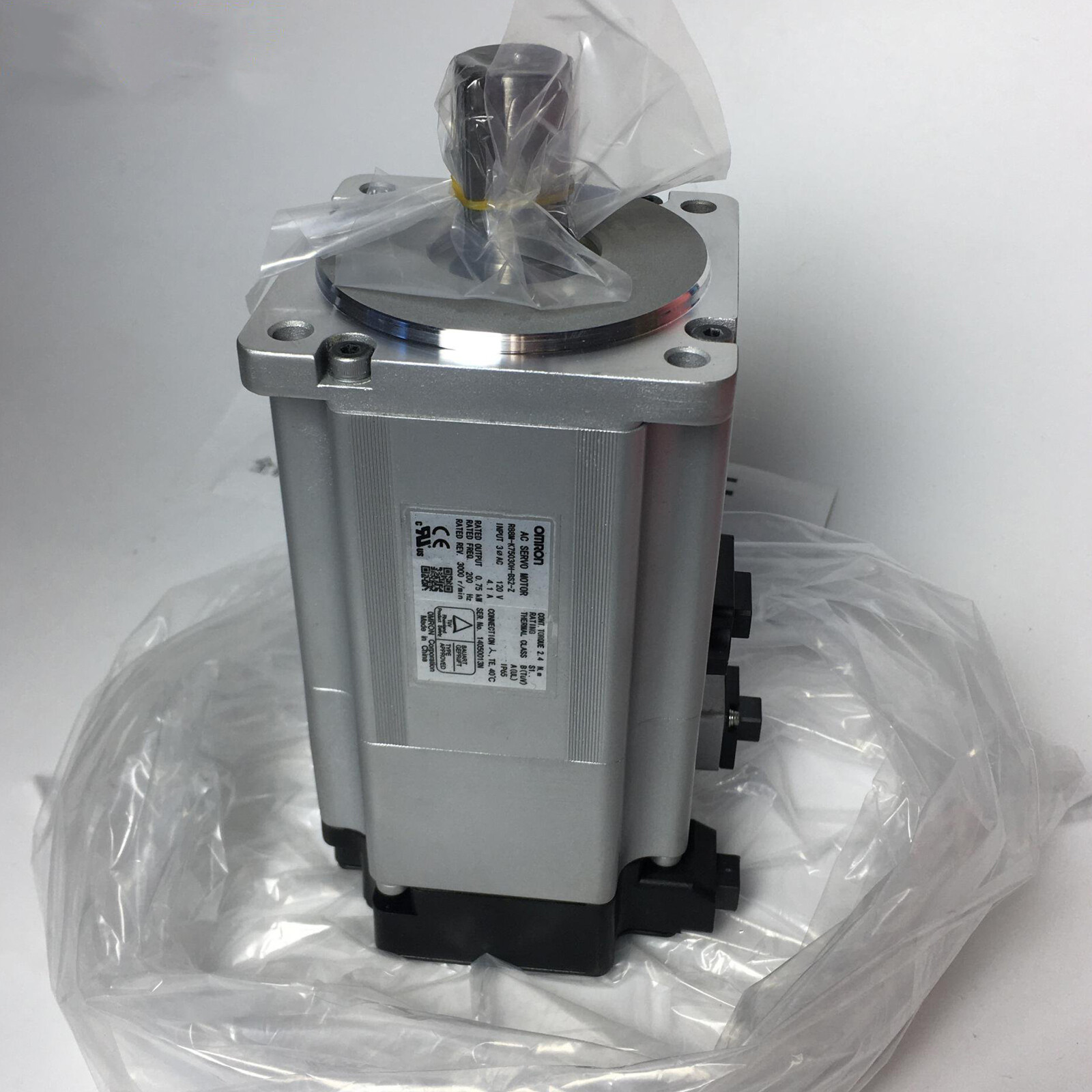 OMRON R88M-K75030H-BS2-Z Servo Motor One New In Box Expedited Shipping