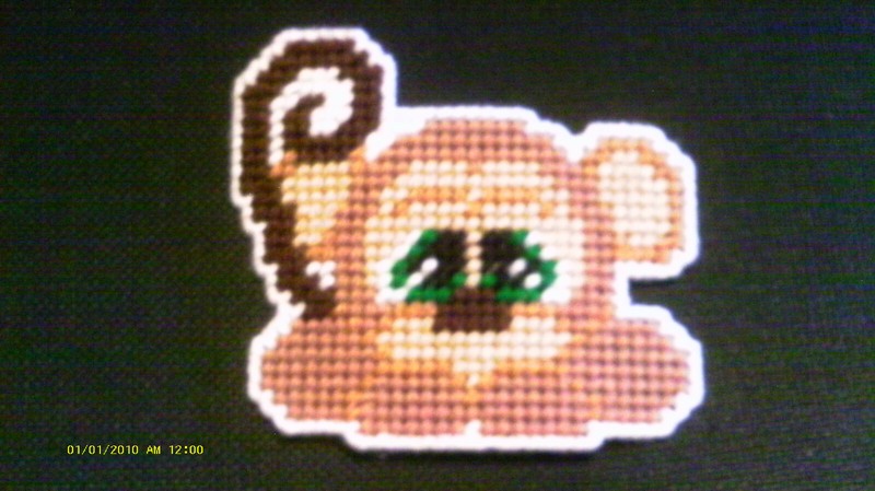 MONKEY -- CUDDLY CRITTER MAGNET -- PLASTIC CANVAS