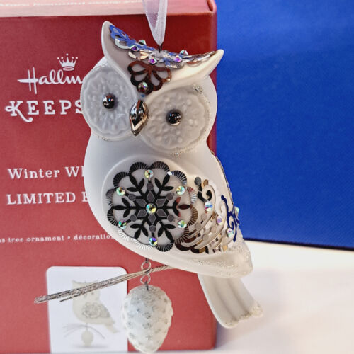 2017 Hallmark Ornament Winter White Owl Porcelain & Metal Limited Edition - Picture 1 of 12
