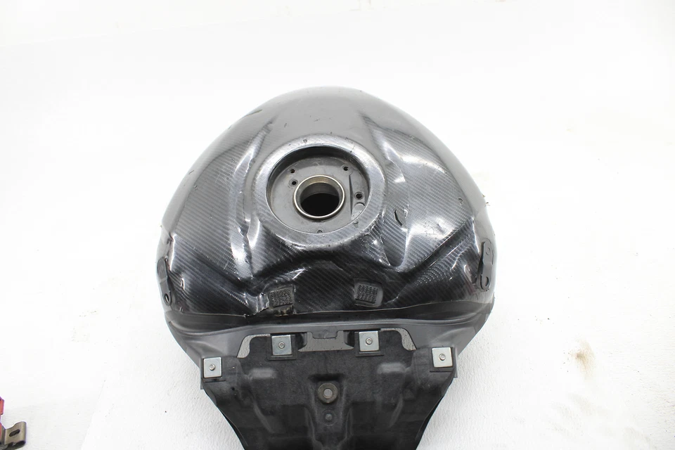 Suzuki GSXR1000 2017 tanque de combustible de gasolina Foto 2 de 4