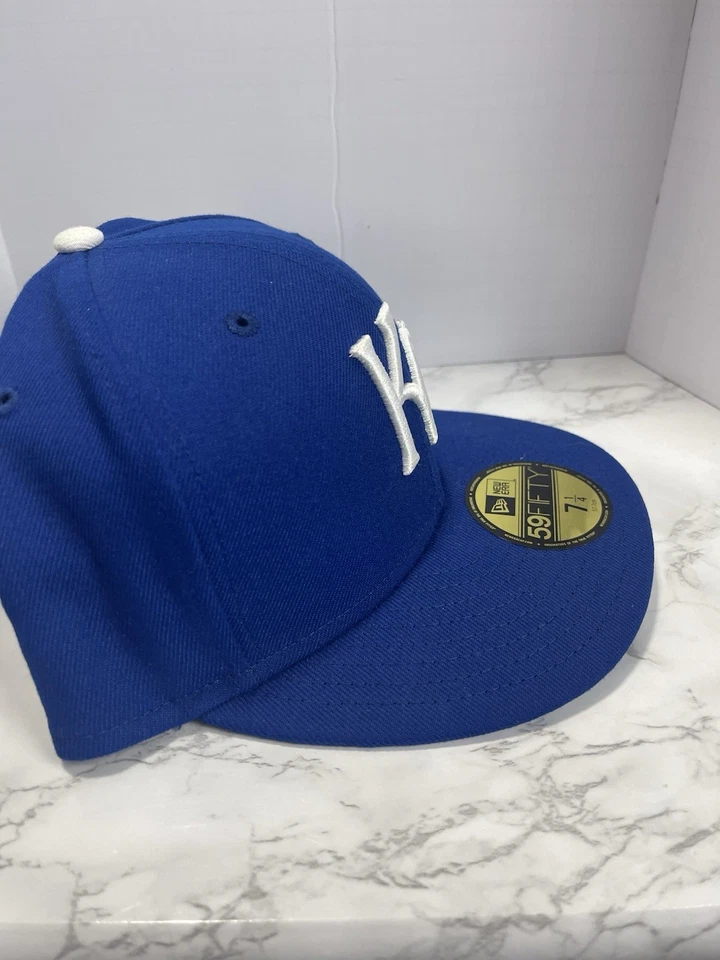 NUEVO CON ETIQUETAS Kansas City Royals New Era 59FIFTY Ajustado Talla 7 1/4 Azul Sobre el Campo Sombrero Foto 4 de 4