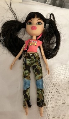 Bratz Puppe Selfie Snaps Jade schwarze Haare grüne Augen 2015