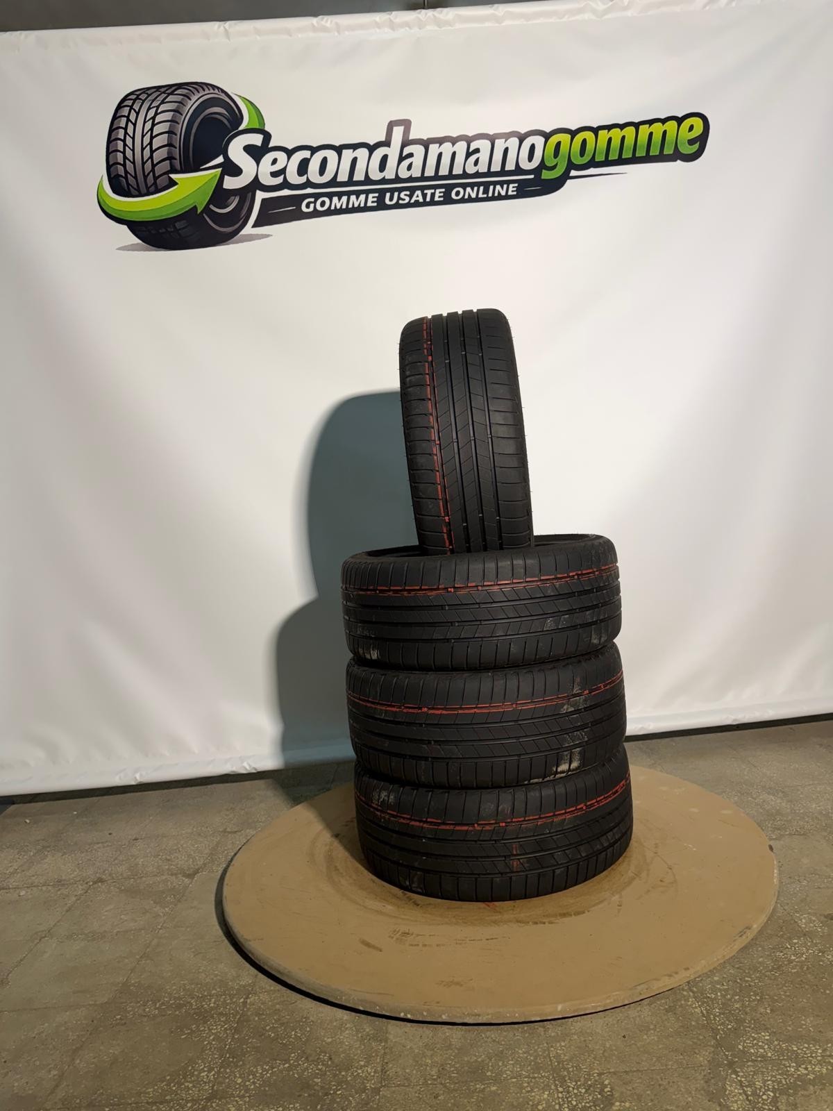 4 PNEUMATICI BRIDGESTONE USATI 225/40 R 18