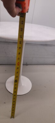   Eero Saarinen & Knoll Studio original Round Table Marble