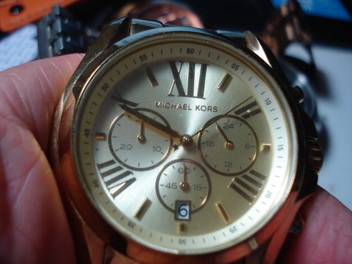 LARGE GORGEOUS LADIES MICHAEL KORS HIGH END GOLD WATCH 3 DIALS RTL $250 - Picture 2 of 4