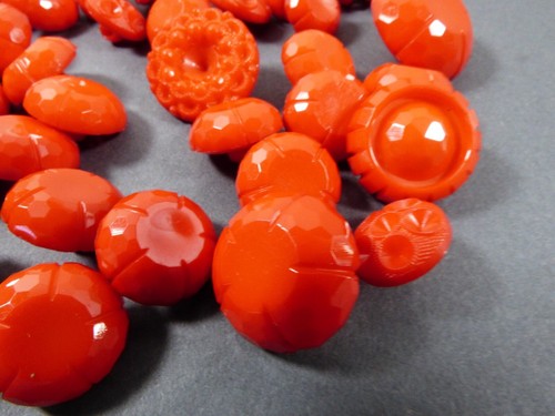 Mixed size lot of Red color Fun 33 pc Plastic Sewing Buttons - Picture 4 of 8