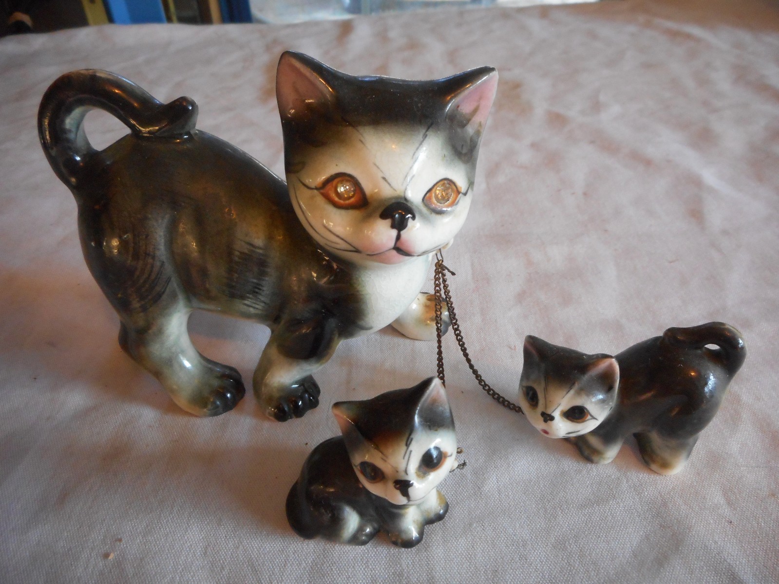 Vintage Cat w/ Kittens Mother Chains Chained Family Japan Cermaic