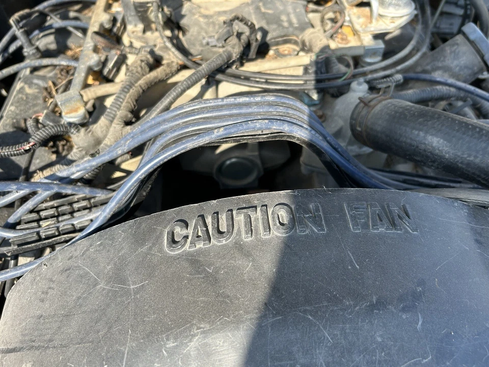 Piezas de motor debajo del capó 1993 Mercury Grand Marquis Ford Crown Vic Victoria 92 94 Foto 2 de 3