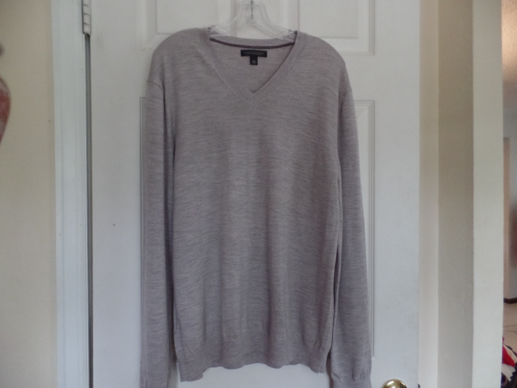 BANANA REPUBLIC VERY NICE LIGHT GRAY WOOL V NECK SWEATER MEN'S SZ