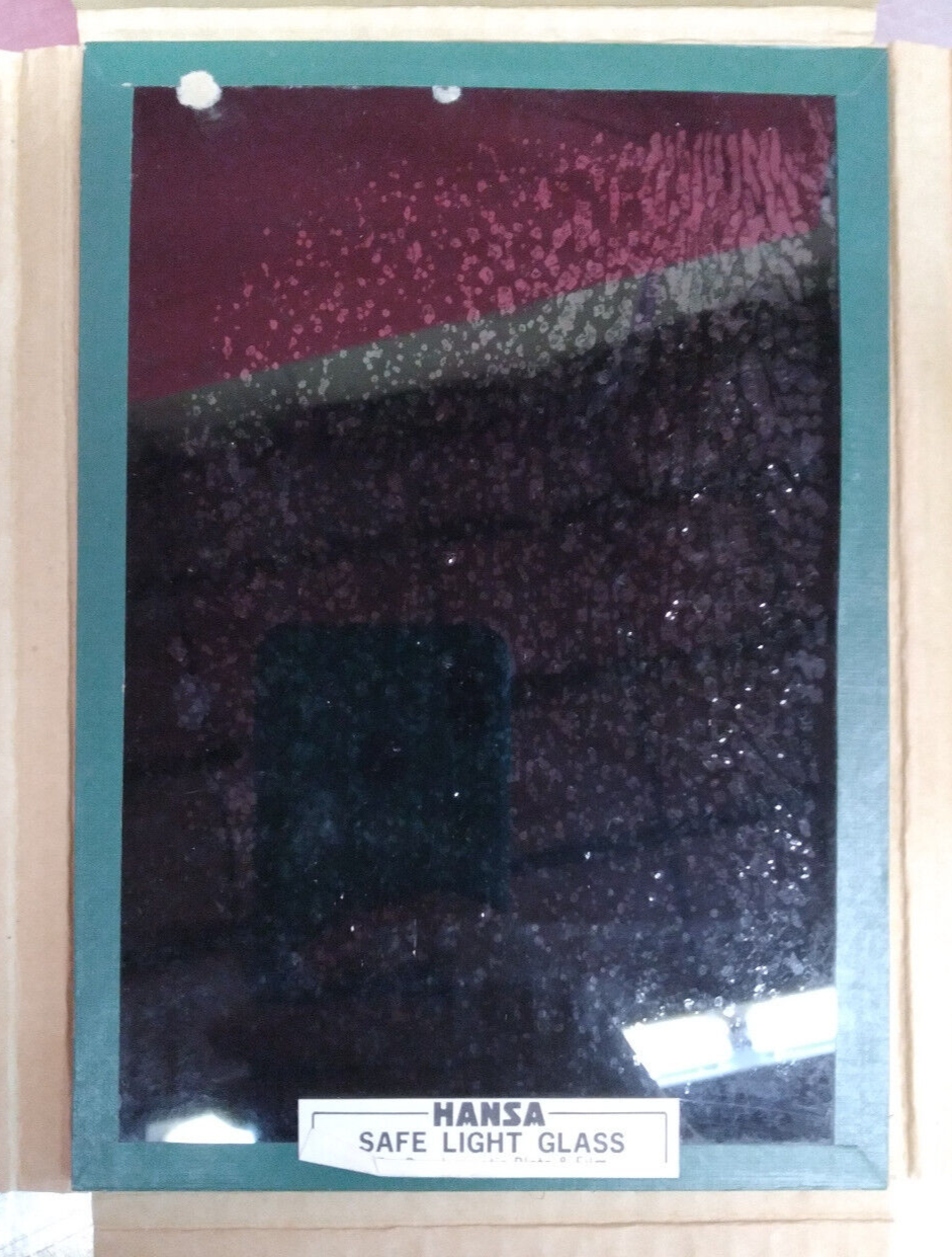 Hansa Safelight Darkroom Lamp & Mounting Bracket w/ 2 and 5 Safelight