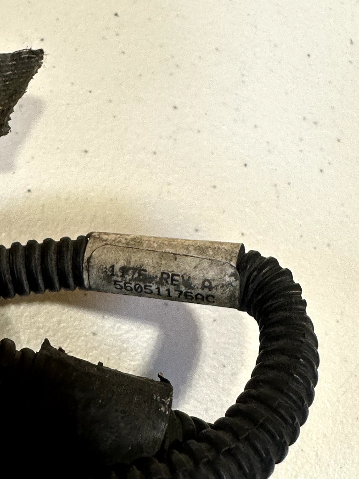 Arnés de cableado ligero debajo del capó Dodge Ram 1500 2500 3500 2003-2009 56051176AC Foto 3 de 4