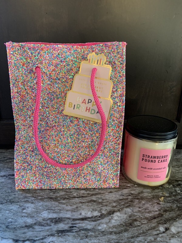 B&BW STRAWBERRY POUND CAKE Candle with Birthday Gift bag, FREE SHIPPING!