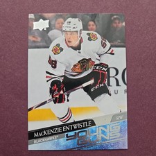 2021 UPPER DECK MACKENZIE ENTWISTLE YOUNG GUNS #471 BLACKHAWKS 
