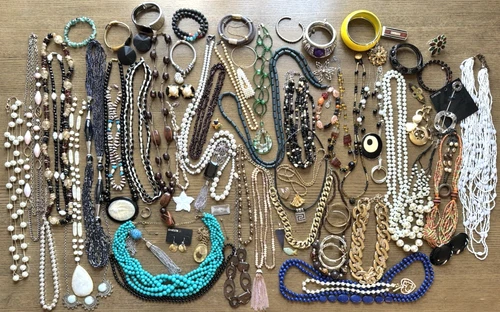 Vintage Now Necklace Brooch Beads Mixed Jewelry Costume Jewelry Collection Lot 1