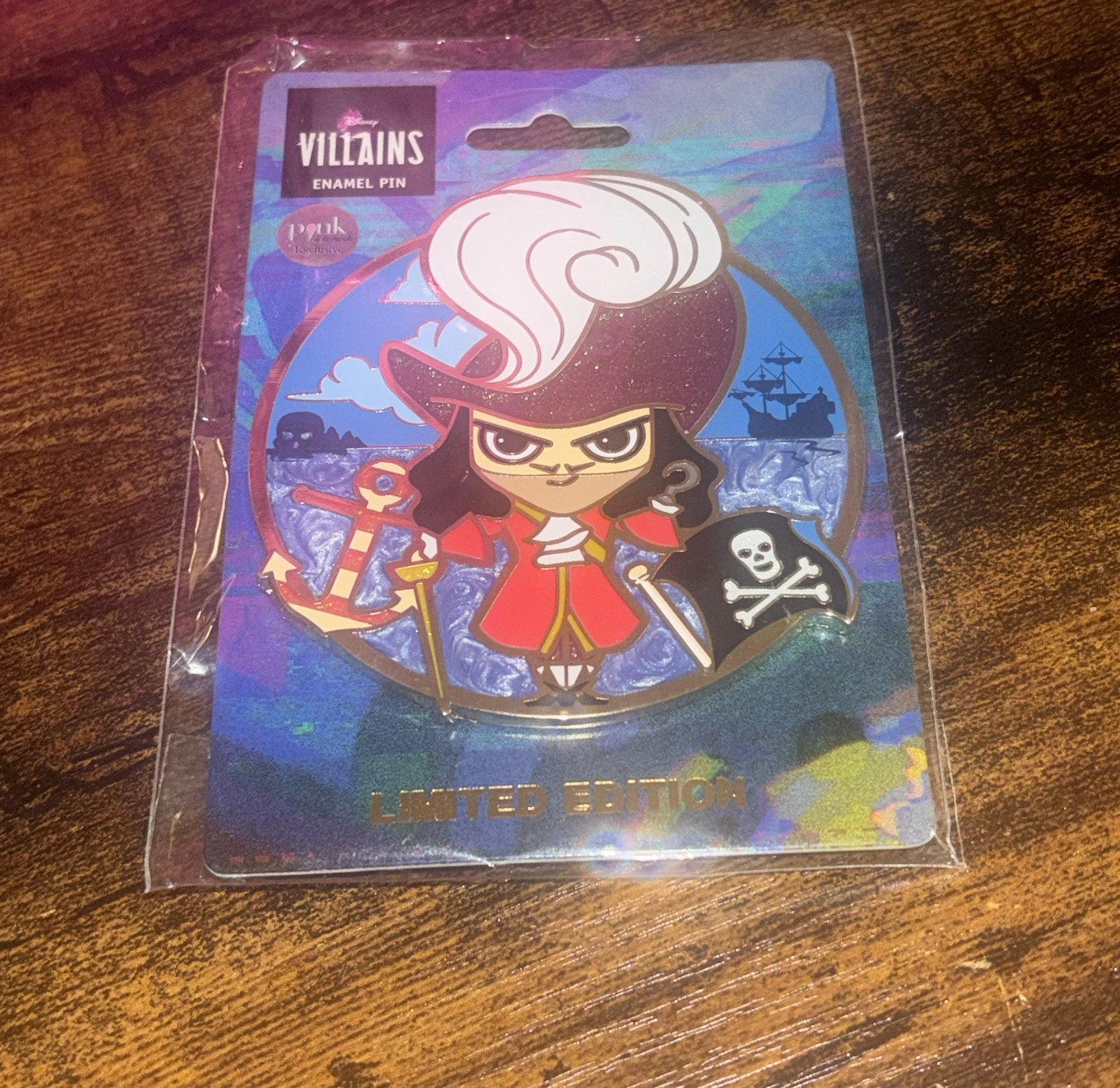 Pink A La Mode Cute Disney Villains Medallion LE 250 3 Inch Pin -Captain Hook