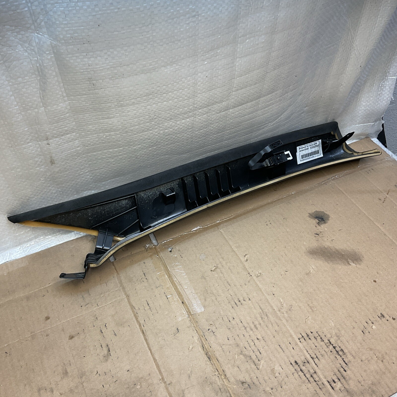 2014-2021 MASERATI QUATTROPORTE FRONT LEFT A PILLAR TRIM PANEL BLACK 06700133520