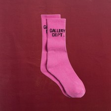NWT GALLERY DEPT CREW UNISEX CREW SOCKS ONE PAIR PINK COLOR SIZE 9-12 M/L