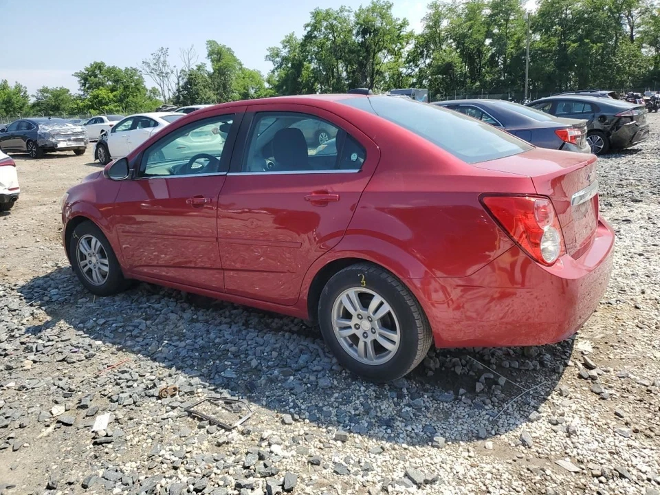 Maletero/portón trasero Ntbk sin alerón integral compatible con 13-16 SONIC 2639993 Foto 2 de 4