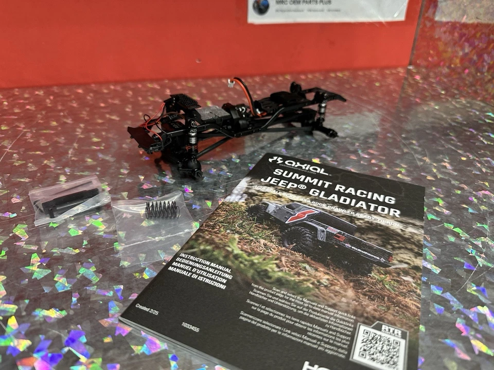 Axial 1/24 SCX24 Jeep JT Gladiator 4WD Rock Crawler Roller Chassis Pro-line NEW - Image 2 of 4