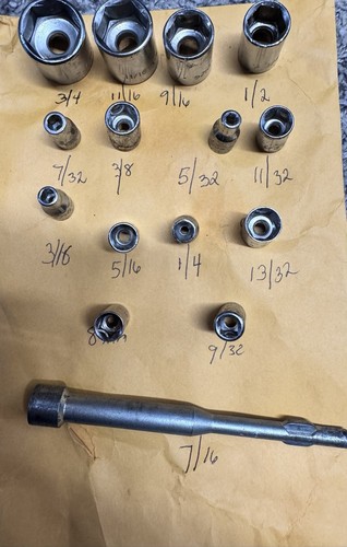 Werkzeugset: Steckschlüsselsatz, Ratsche, Schraubendreher - 20+-teilig, verschiedene Größen - Bild 3 von 17