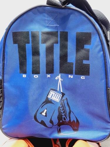 Lot - Title Boxing Gloves Gel Enforced Lining size M With 6 wraps & Bag 17×11×12 - Picture 14 of 16