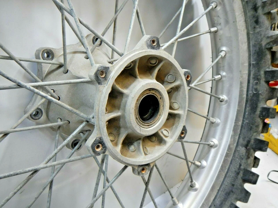 Buje llanta trasera 19" 1999 Suzuki RM125 RM 125 Foto 3 de 4