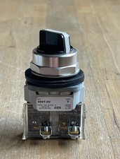 ALLEN BRADLEY 800T-H2 SER T KNOB SELECTOR SWITCH WITH 800T-XD1 CONTACT BLOCK