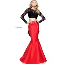 Sherri Hill 51169 two piece mermaid formal set size 6 red black lace
