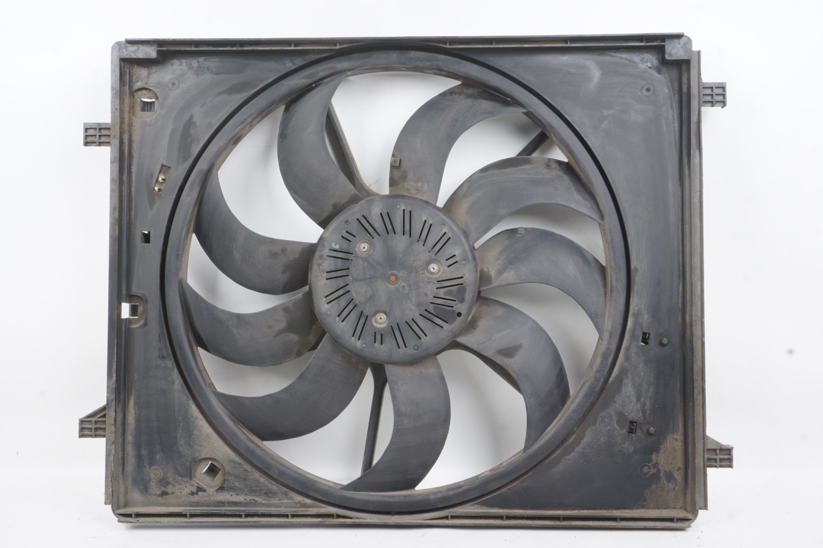 2014 - 2017 MASERATI GHIBLI ENGINE RADIATOR COOLING FAN SHROUD MOTOR OEM