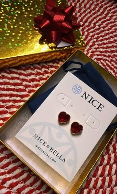NICE & BELLA Red Heart Earrings   New in Gift Box   Valentine s Gift