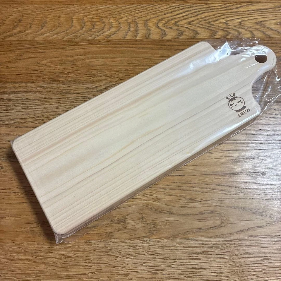 Tabla de cortar de madera con mango King Tomato ciprés rectángulo remache campamento Japón Foto 3 de 4