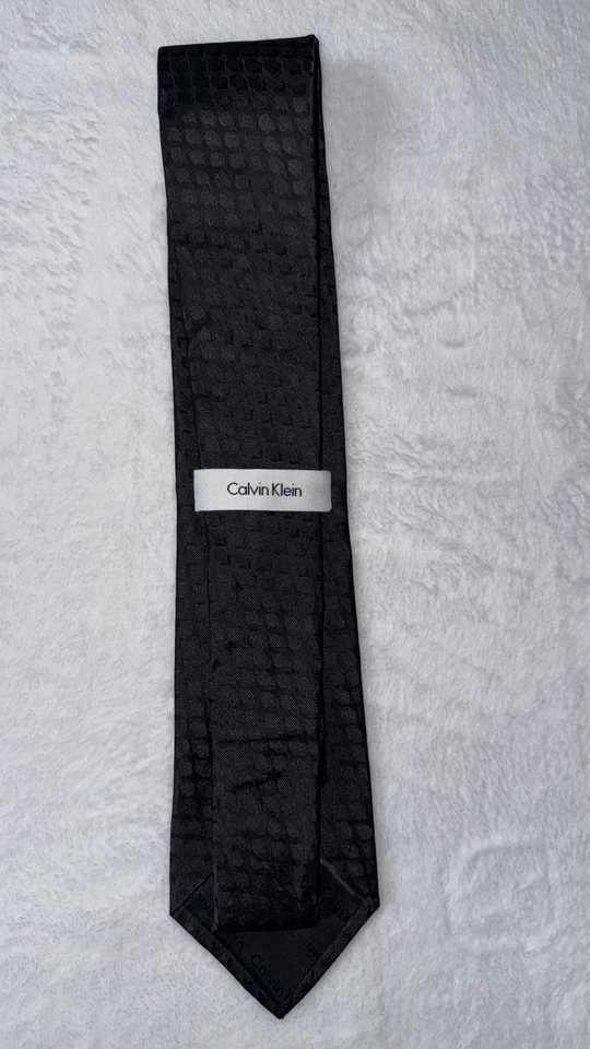 Corbata para hombre Calvin Klein patrón geométrico mezcla de seda negra Foto 4 de 4
