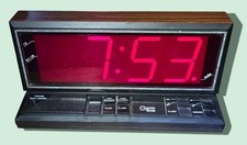 Vintage Cosmo Time Alarm Clock Red LCD E-805 Wood Grain Hong Kong Made TESTED