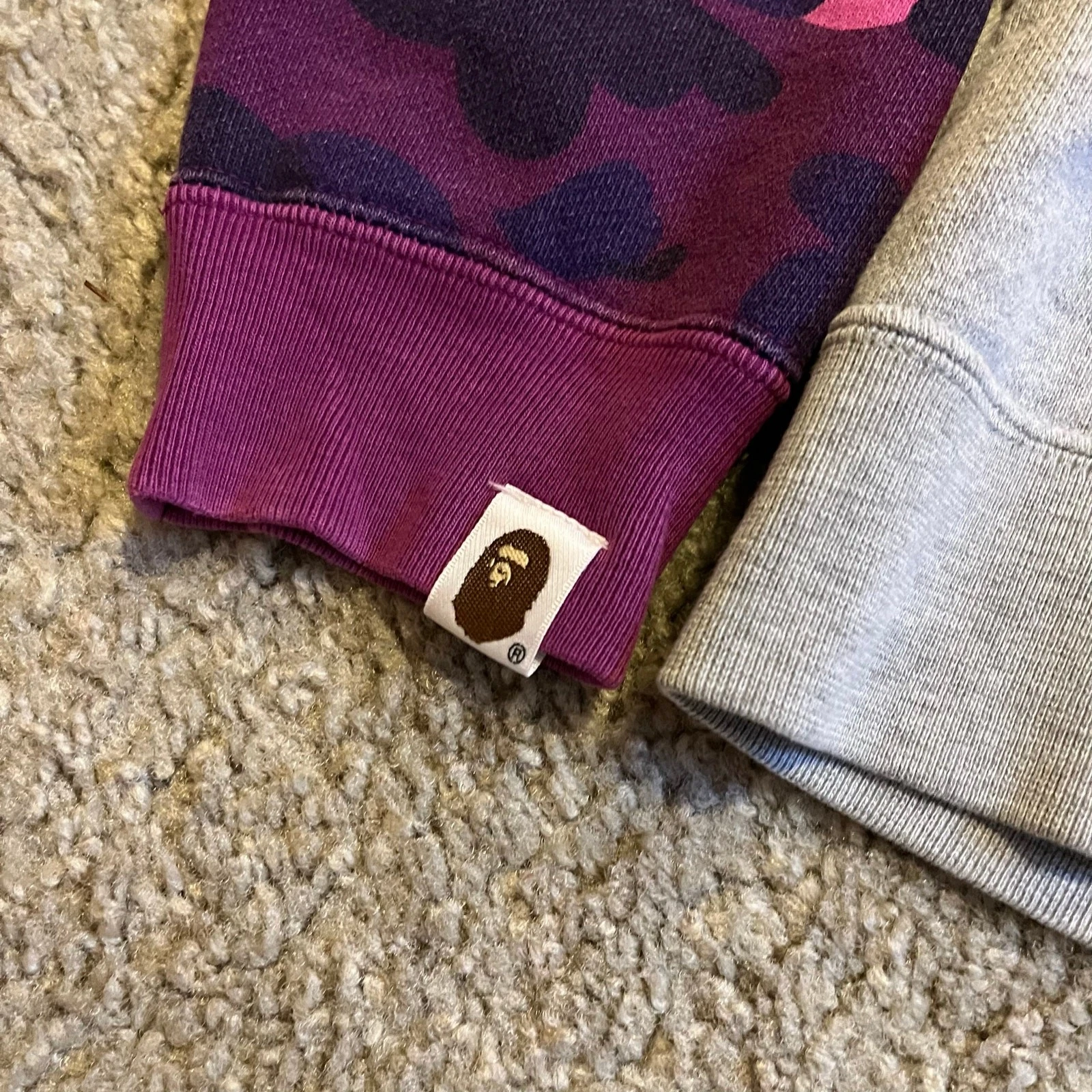 A BATHING APE (BAPE) Autentica felpa con cappuccio e zip intera mimetica viola Bape anni 2000 XS