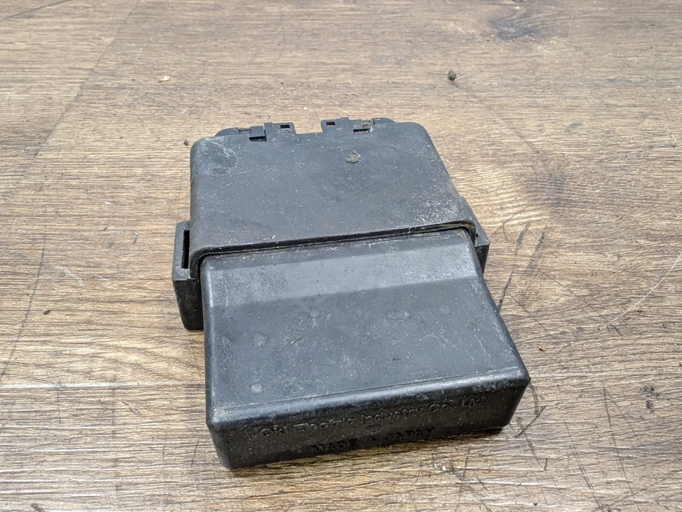 Módulo de control de encendido Honda CBR1100XX Blackbird 1997-1998 OEM ECU CDI Foto 4 de 4