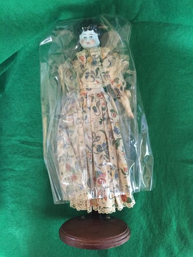 Hertwig Co. Antique Doll/Stand Collectible Germany circa 1920-30 Rare - Picture 9 of 9