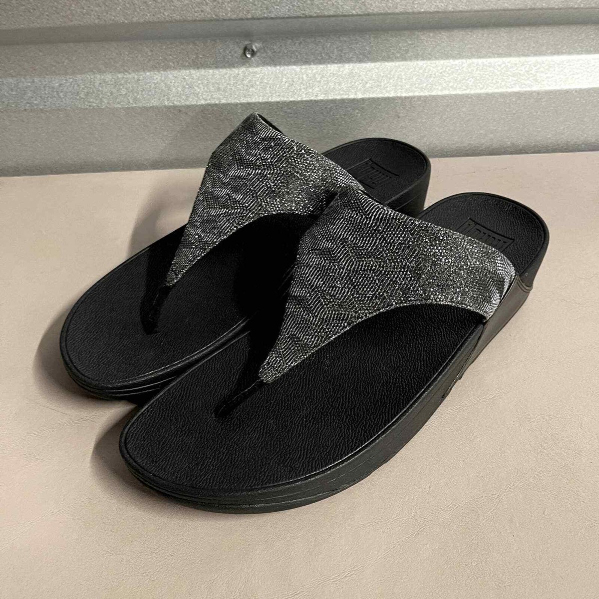 FitFlop Women's All Black Lulu Glitz Toe Post Sandals Flip Flops - Size US  11 | eBay