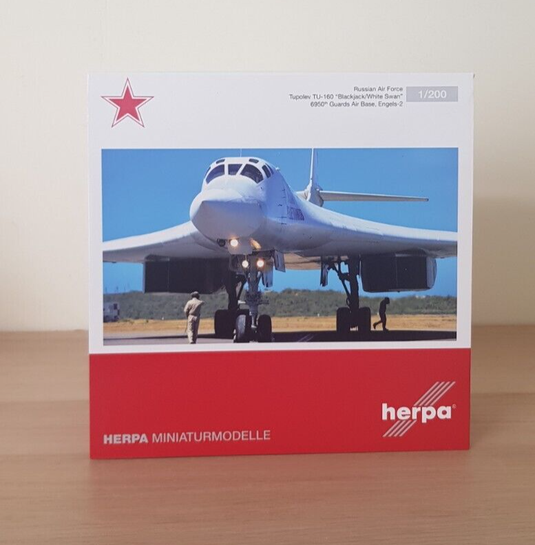 Herpa 1/200 572118 Tupolev Tu-160 Blackjack Russian Air Force