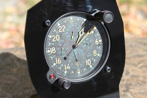 ELGIN / HAMILTON Elapsed Time WWII E- 37500 24HR U.S. Navy 8 Day Flight Clock - Picture 2 of 11