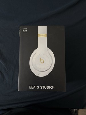 Beats Studio 3 Wireless Bluetooth Headphones by Dr. Dre Red