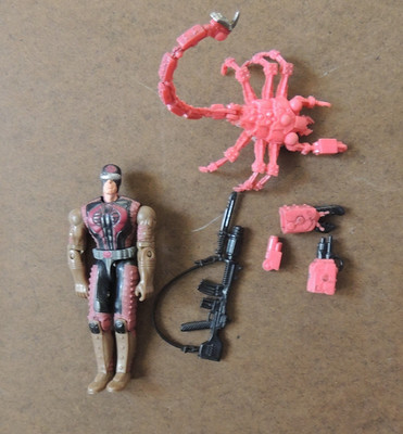 G. I Joe 2004 Sand Scorpion V1 Complete but no card