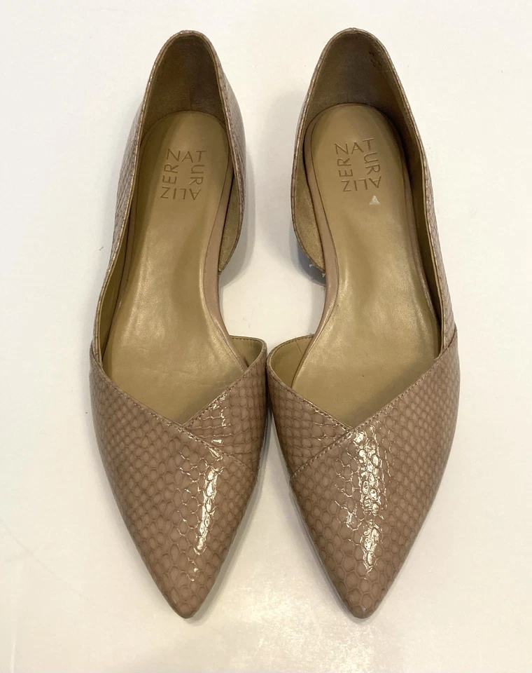 Zapatos de tacón bajo informales de negocios de charol beige Naturalizer talla 9,5 M Foto 4 de 4