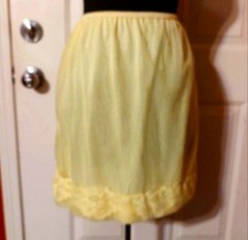 Lovely Vtg 50's/60's Daffodil Yellow Floral Embroidered Nylon Slip - S/M
