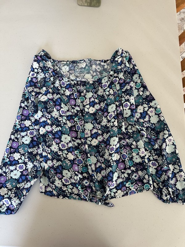 So Girls Size XL (14/16)  Floral Long Sleeve Blouse