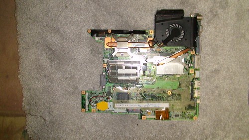 New HP DV6000 2ea AMD MBs 443774-001, Heatsink & Fan, TL-60/58 CPU 2GH, 4 GB Ram - Picture 1 of 3