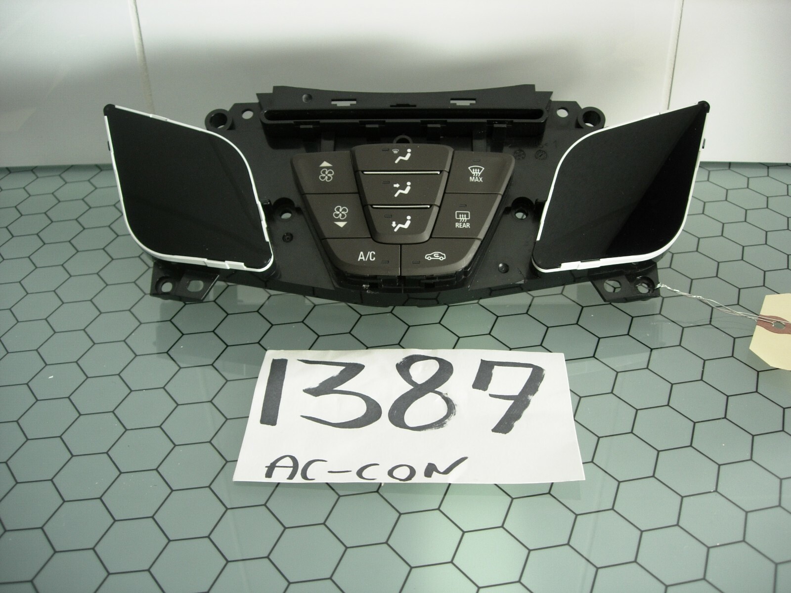2014 2015 2016 Buick Lacrosse AC and Heater Control Used Stock #1387-AC 