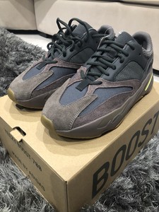 yeezy boost 700 runner wave 2018